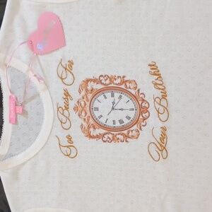 DOLLSKILL SUGAR THRILLZ XXL WHITE CROPPED GRAPHIC TANK SHORT-SLEEVED "TOO BUSY"